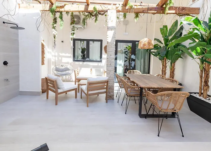 Con Piscina Y Terraza 公寓 *