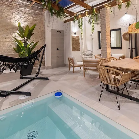 Con Piscina Y Terraza Apartman