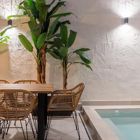 Con Piscina Y Terraza Apartman
